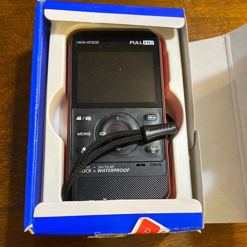 Samsung HMX-W300 Full HD pocket waterproof camcorder